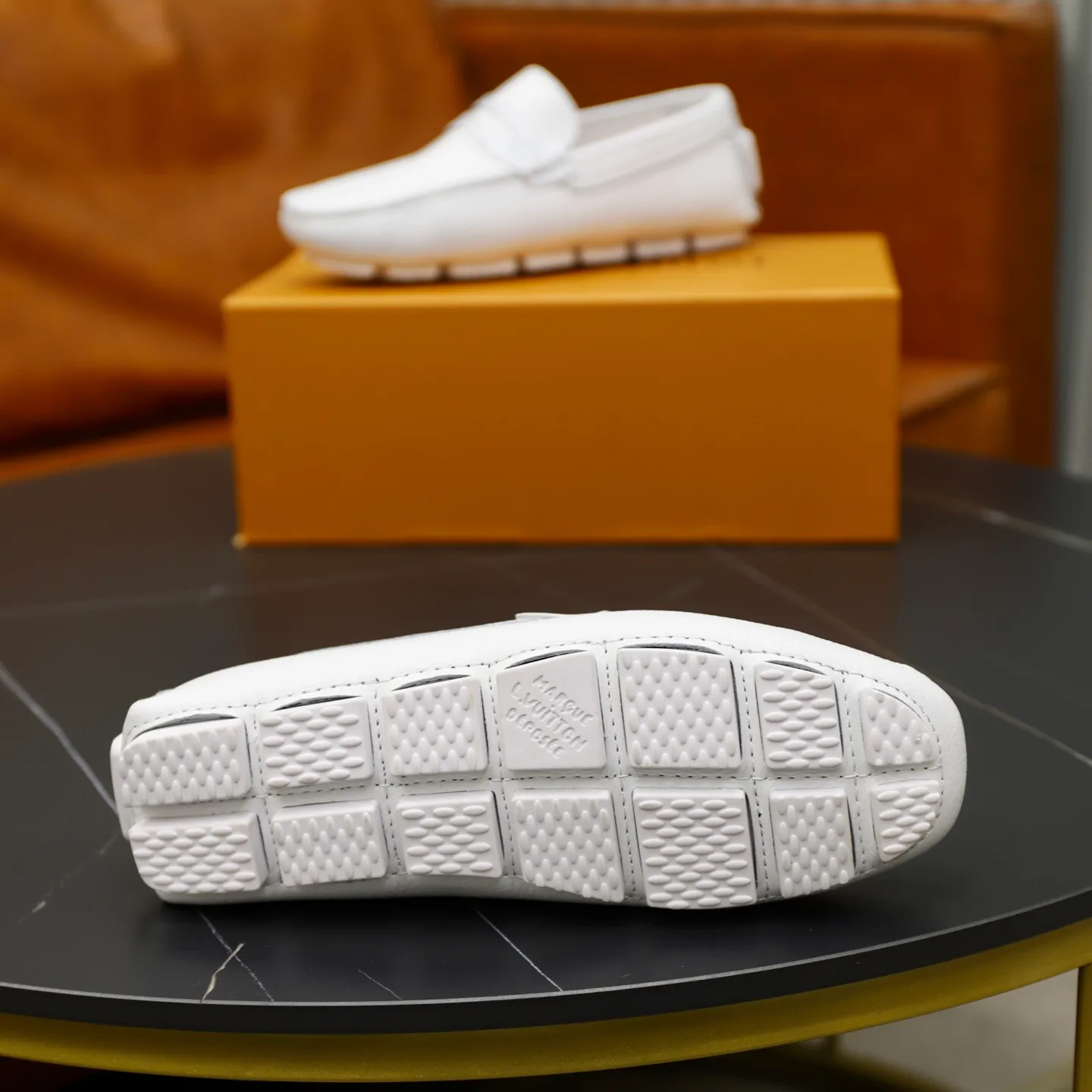 Ex-factory price: 460💰【LV】Louis Vuitton ⚠️High-end men’s driving and pedal series ⚠️38-44 (customized for 45) ⚠️All original cowhide leather! Thick and soft! Made entirely of calfskin lining! Rubber sheet anti-slip beanie sole! Three-dimensional package technology! Fashionable and classic! Handicrafts! Original high quality! Feel free to compare!